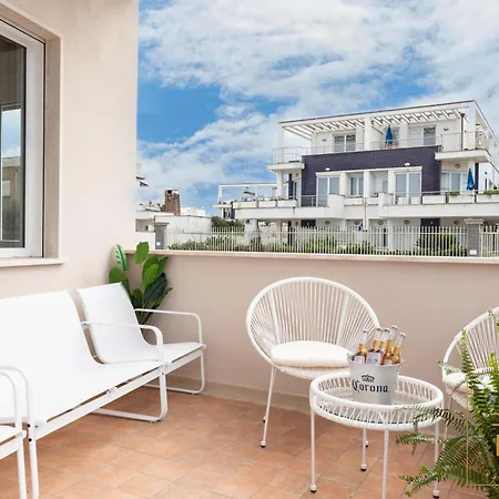 Eos - Seaview, Pvt Terrace, Luxury Design, A-c * Lido di Ostia