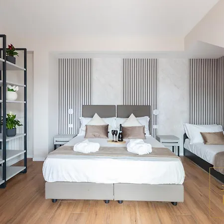 Eos - Seaview, Pvt Terrace, Luxury Design, A-c Apartament Lido di Ostia